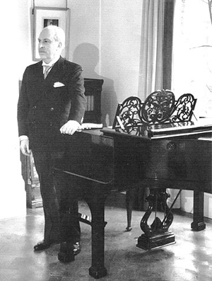 著名英国作曲家阿瑟•布利斯（Arthur 