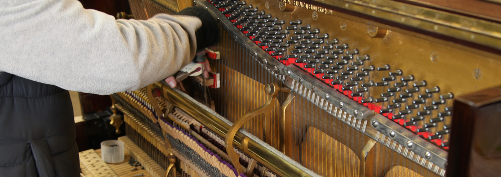 我们的未翻新古董钢琴