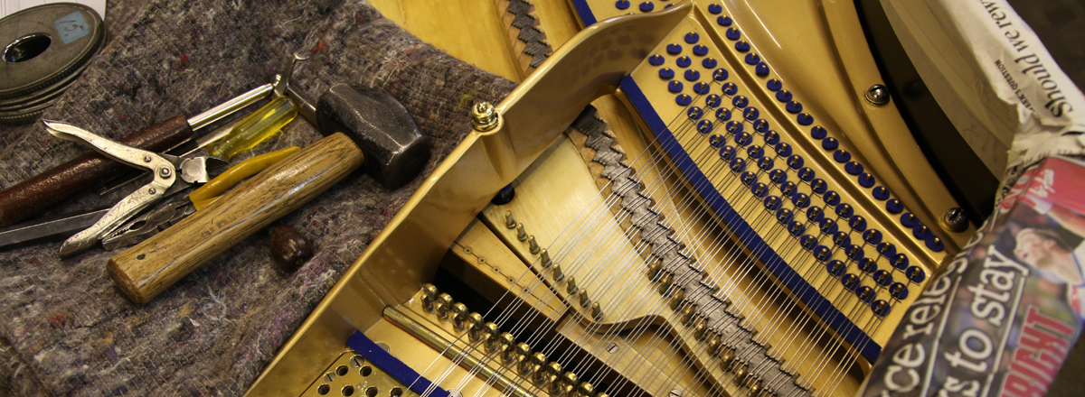 钢琴翻新服务